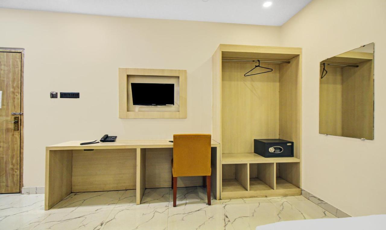 Itsy Hotels Transit Express Calcutta Buitenkant foto
