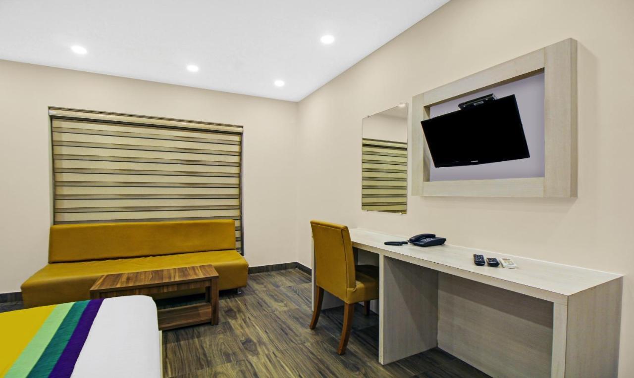 Itsy Hotels Transit Express Calcutta Buitenkant foto